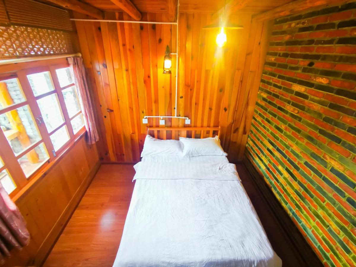 Tiger Leaping Gorge Tea Horse Gasthaus Шангрі-Ла Екстер'єр фото