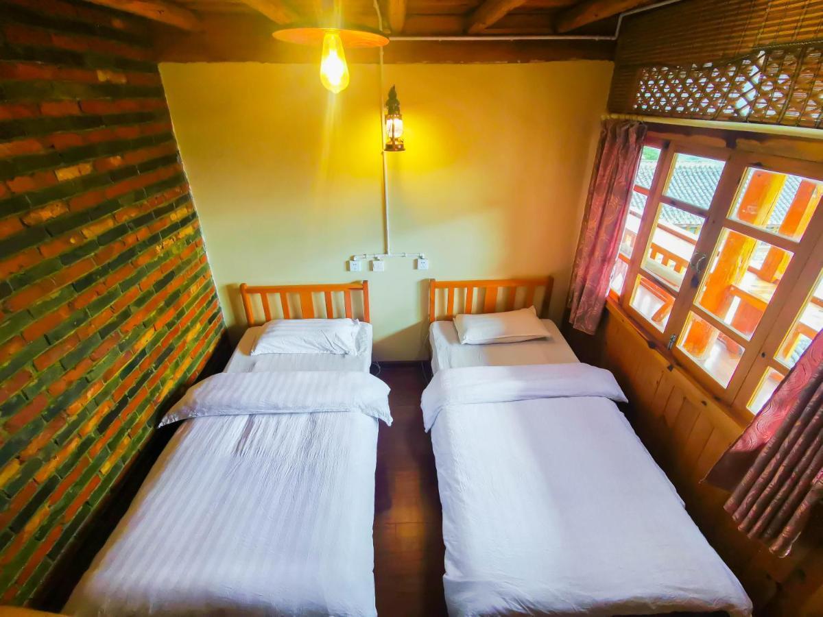 Tiger Leaping Gorge Tea Horse Gasthaus Шангрі-Ла Екстер'єр фото